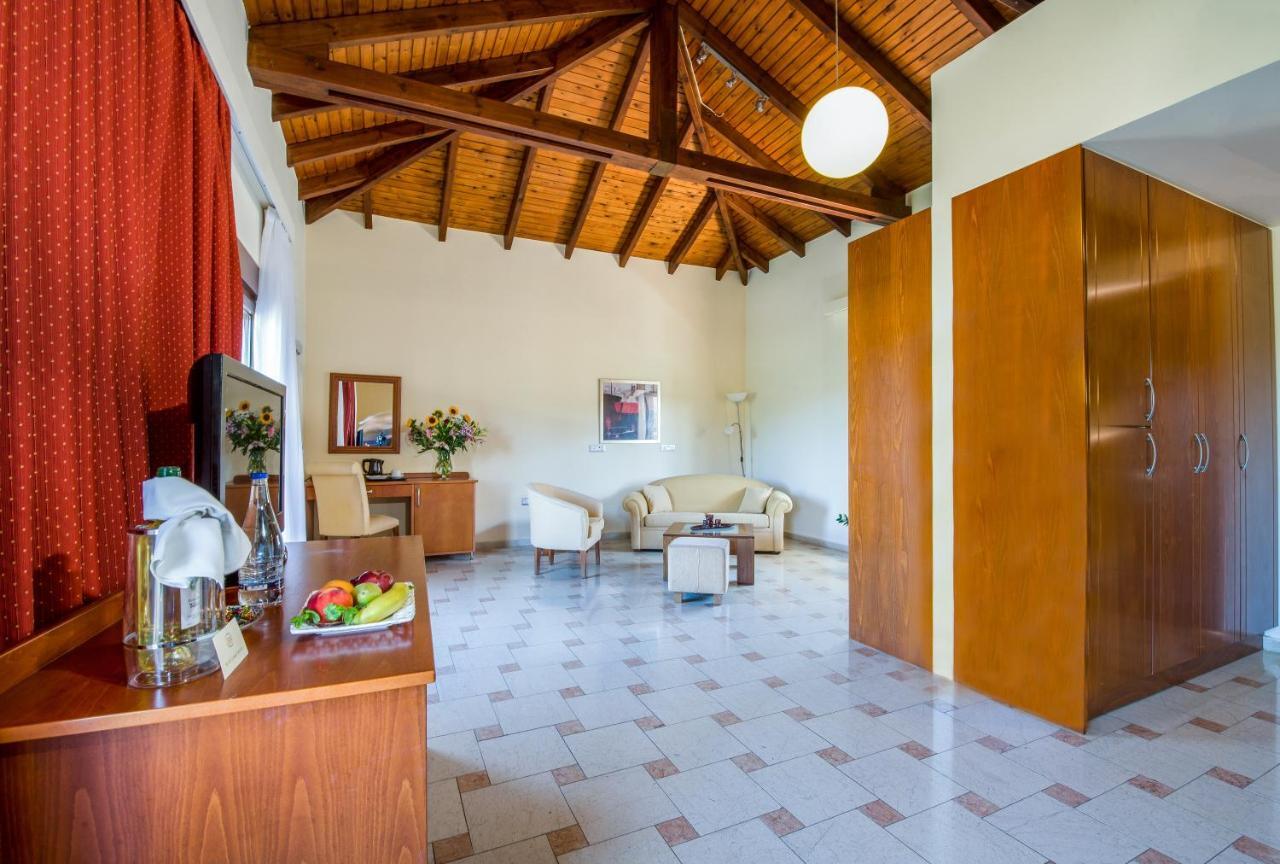 Eria Resort For People With Special Abilities Maleme Exterior foto